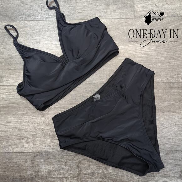 Adisputent Cross Front Bikini Swimsuit Size S - Picture 2 of 5